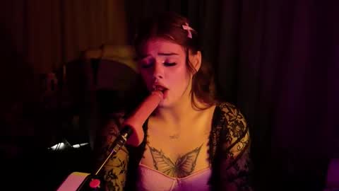 Eva Lane online show from 10.08.25