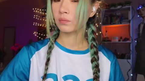 Snapshot of _eve____ chatting on 11.09.25 EveEva online show from 11.09.25