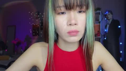 Snapshot of _eve____ chatting on 11.11.25 EveEva online show from 11.11.25