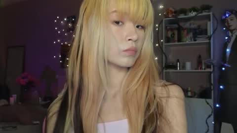 Snapshot of _eve____ chatting on 11.26.25 EveEva online show from 11.26.25