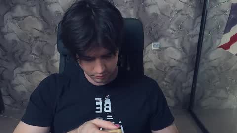 Keanu online show from 04.04.26