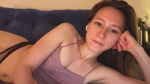 Snapshot of _feli_ chatting on 02.22.25 all my social     online show from 02.22.25