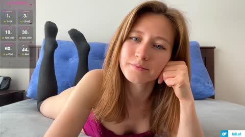 Snapshot of _feli_ chatting on 09.11.25 all my social     online show from 09.11.25