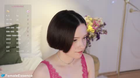 Snapshot of _female_essence_ chatting on 12.01.24 Essie online show from 12.01.24