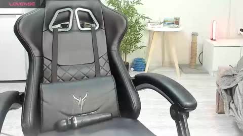 Alis online show from 12.21.25