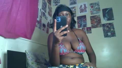 Snapshot of _flirtyfever chatting on 04.04.26 Fever online show from 04.04.26