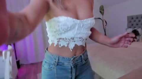 Snapshot of _gabrielle_ chatting on 04.15.26 Gabriela online show from 04.15.26