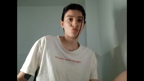 Snapshot of _genesid_dixton chatting on 02.16.25 Mia-foster online show from 02.16.25