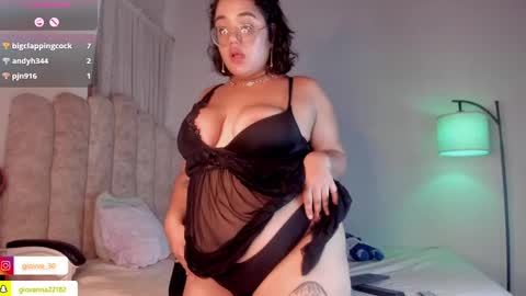 Snapshot of _giovaa_ chatting on 03.07.25 G I O V A online show from 03.07.25