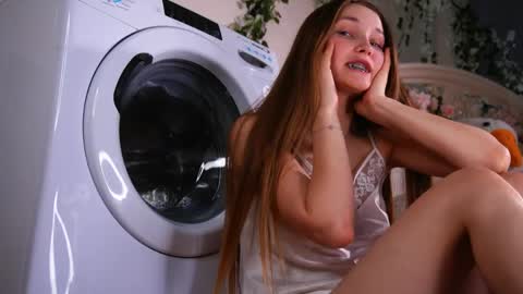 Milly online show from 04.08.26