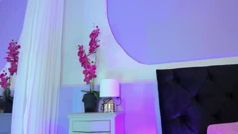 Snapshot of _haannah_ chatting on 09.23.25 Hanna online show from 09.23.25