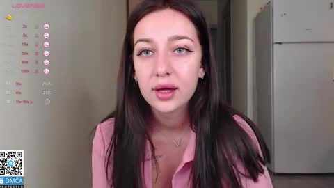 Snapshot of _halllseyyy_ chatting on 09.17.25 Hi everybody my name is Halsey online show from 09.17.25