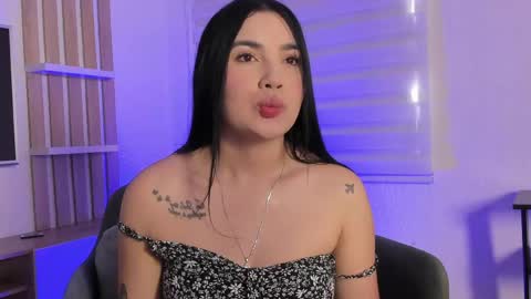 Snapshot of _hanna_gomez chatting on 04.21.26 hanna online show from 04.21.26