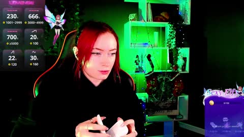 Snapshot of _helencarter chatting on 12.17.24 Helen Carter 3 Next stream 2330 MSC online show from 12.17.24