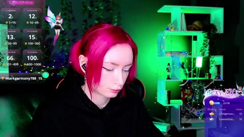 Snapshot of _helencarter chatting on 12.24.24 Helen Carter 3 Next stream 2330 MSC online show from 12.24.24