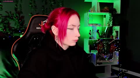 Snapshot of _helencarter chatting on 12.25.24 Helen Carter 3 Next stream 2330 MSC online show from 12.25.24