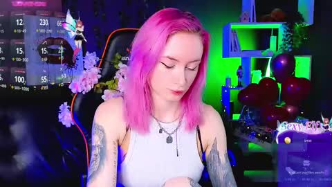 Snapshot of _helencarter chatting on 02.15.25 Helen Carter 3 Next stream 2330 MSC online show from 02.15.25