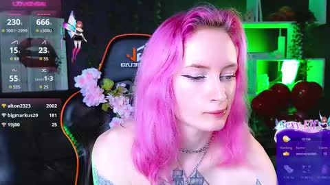 Snapshot of _helencarter chatting on 02.17.25 Helen Carter 3 Next stream 2330 MSC online show from 02.17.25
