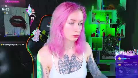Snapshot of _helencarter chatting on 02.24.25 Helen Carter 3 Next stream 2330 MSC online show from 02.24.25
