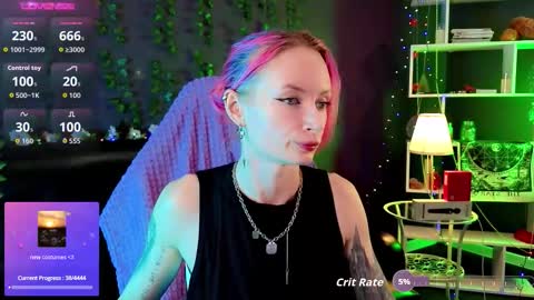 Snapshot of _helencarter chatting on 10.10.25 Helen Carter 3 Next stream 2330 MSC online show from 10.10.25