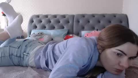 Snapshot of _hidden_frommymoom_ chatting on 01.12.25 Criss4u online show from 01.12.25