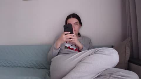 Snapshot of _hidden_frommymoom_ chatting on 02.22.26 Criss4u online show from 02.22.26