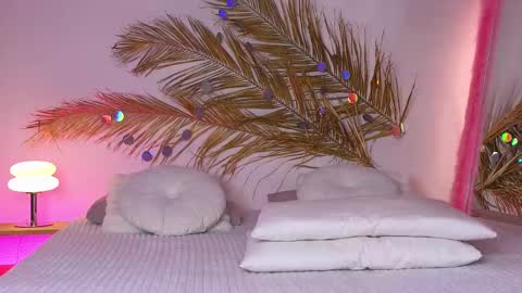 Holly online show from 03.02.25