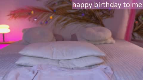 Holly online show from 03.08.25