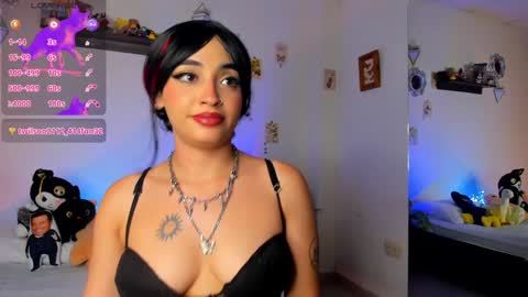 Snapshot of _hotpink chatting on 01.29.25 Jenn online show from 01.29.25