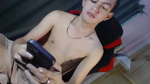 Snapshot of _hungry_cock_ chatting on 04.05.26 AUSTINE online show from 04.05.26
