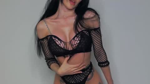 Snapshot of _iammary chatting on 12.21.24 Mary online show from 12.21.24