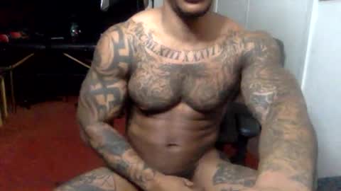 Snapshot of _infamous_ chatting on 01.16.25 Tatted34 aka PimpDaddy SlickDick online show from 01.16.25