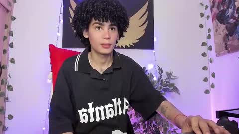 Snapshot of _jaay77 chatting on 12.17.24 Jay online show from 12.17.24