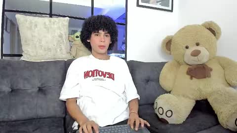 Snapshot of _jaay77 chatting on 01.19.25 Jay online show from 01.19.25