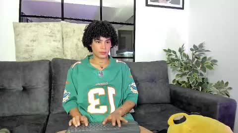 Snapshot of _jaay77 chatting on 02.04.25 Jay online show from 02.04.25