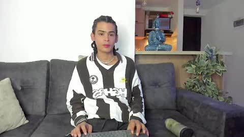 Snapshot of _jaay77 chatting on 02.19.25 Jay online show from 02.19.25