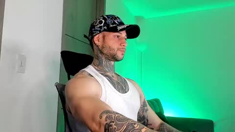 Snapshot of _jamesleandros chatting on 06.05.26 jeison online show from 06.05.26