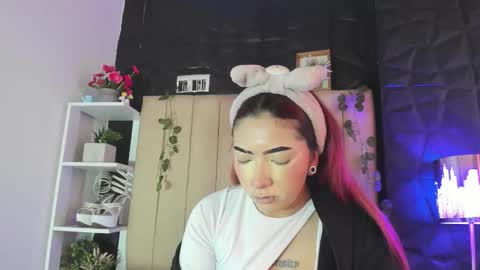 Mia online show from 02.04.26