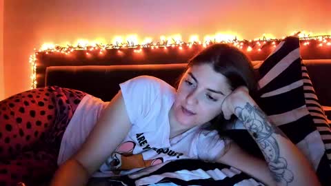 Snapshot of _just_a_simple_girl chatting on 02.07.25 _just_a_simple_girl online show from 02.07.25