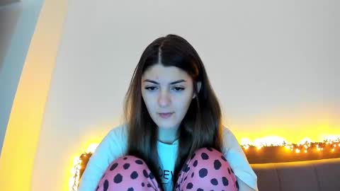 Snapshot of _just_a_simple_girl chatting on 02.19.25 _just_a_simple_girl online show from 02.19.25