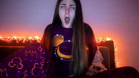 Snapshot of _just_a_simple_girl chatting on 02.28.25 _just_a_simple_girl online show from 02.28.25