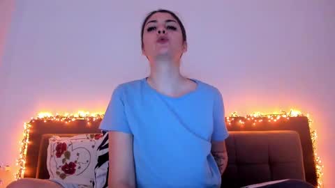 Snapshot of _just_a_simple_girl chatting on 03.06.25 _just_a_simple_girl online show from 03.06.25