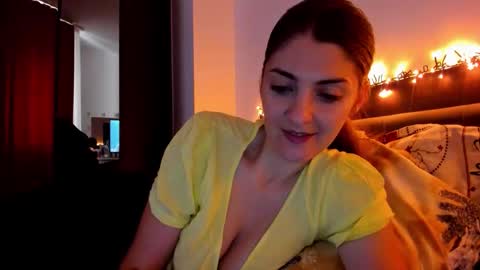 Snapshot of _just_a_simple_girl chatting on 09.26.25 _just_a_simple_girl online show from 09.26.25