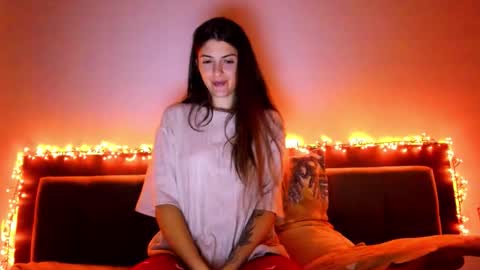 Snapshot of _just_a_simple_girl chatting on 10.01.25 _just_a_simple_girl online show from 10.01.25