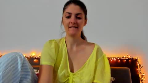 Snapshot of _just_a_simple_girl chatting on 10.16.25 _just_a_simple_girl online show from 10.16.25