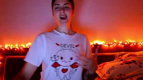 Snapshot of _just_a_simple_girl chatting on 10.19.25 _just_a_simple_girl online show from 10.19.25