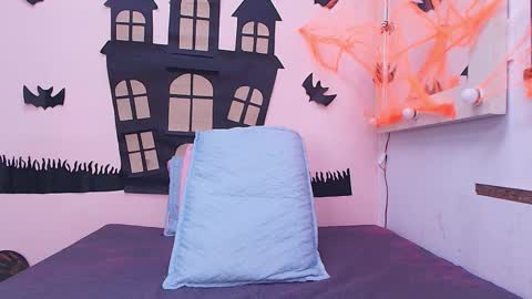 Kendall online show from 10.18.25