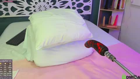 Snapshot of _kheissy_ chatting on 12.13.24 _kheissy_ online show from 12.13.24