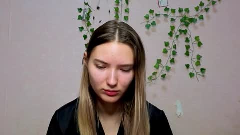 _kikiclark_ online show from 12.21.25