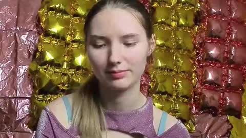 _kikiclark_ online show from 03.21.26